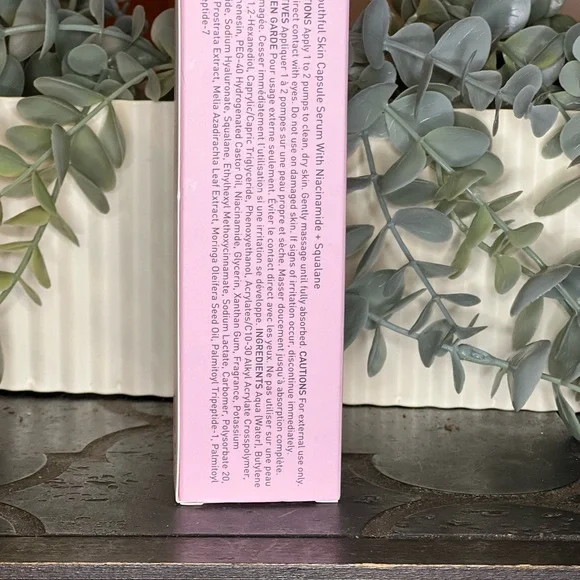 Youthful Skin Capsule Serum with Niacinamide and Squalane - Picture 3 of 3